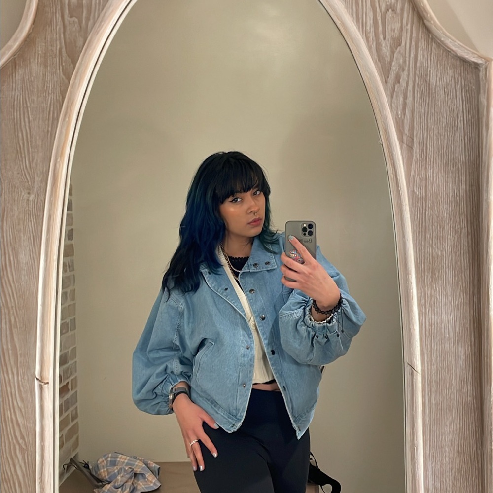 Jean Jacket oversized sleeves | Size: Medium | Color:blue | Condition: Like new